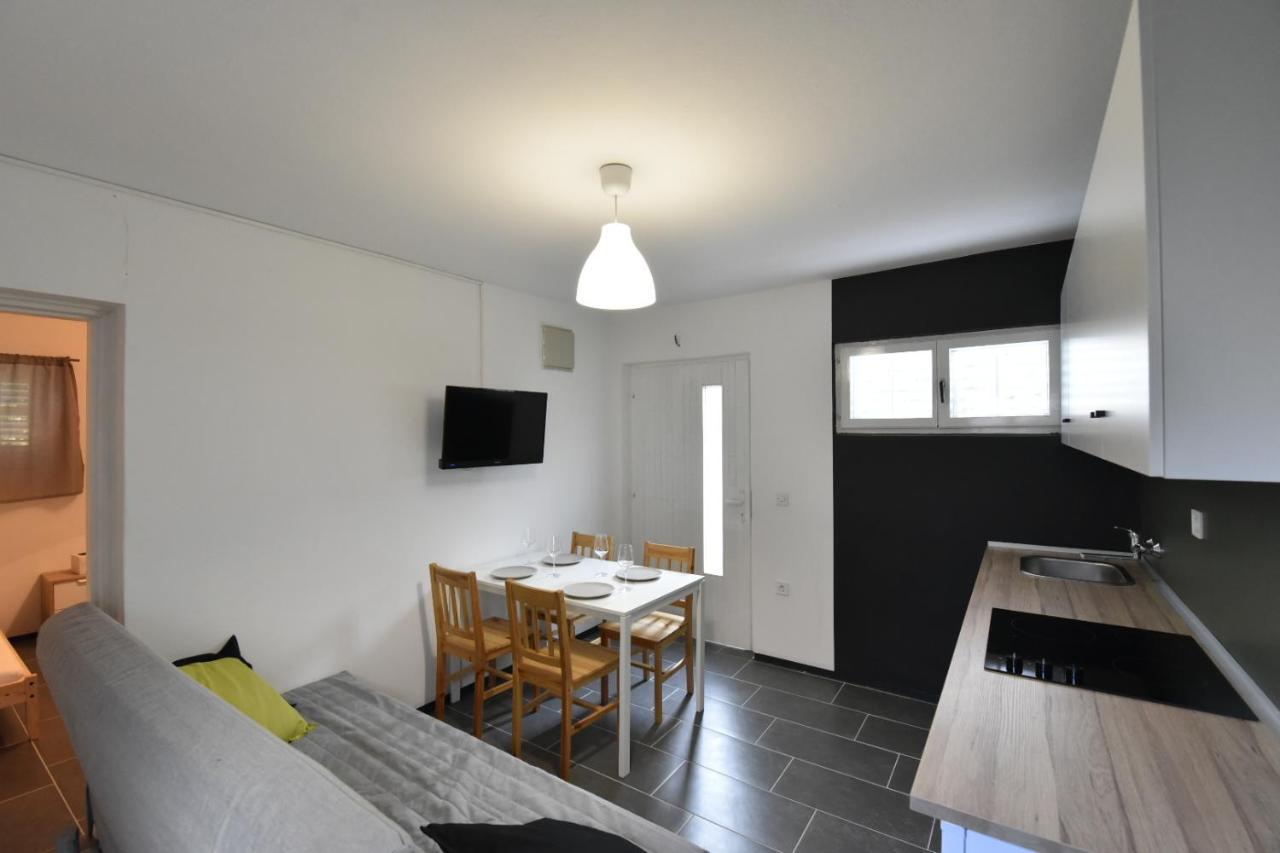 Apartmani Vinetan Betina  Exteriör bild